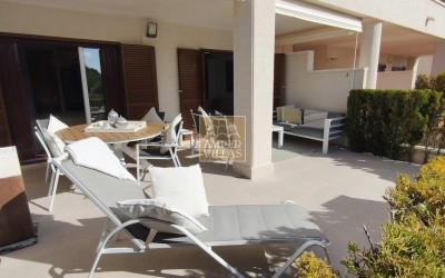 Lovely ground floor apartment with a large terrace.